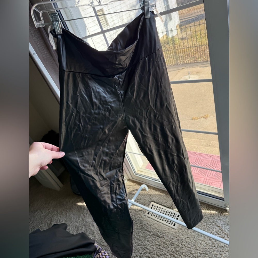 Lizibe clothing black pleather size 3 XL pants